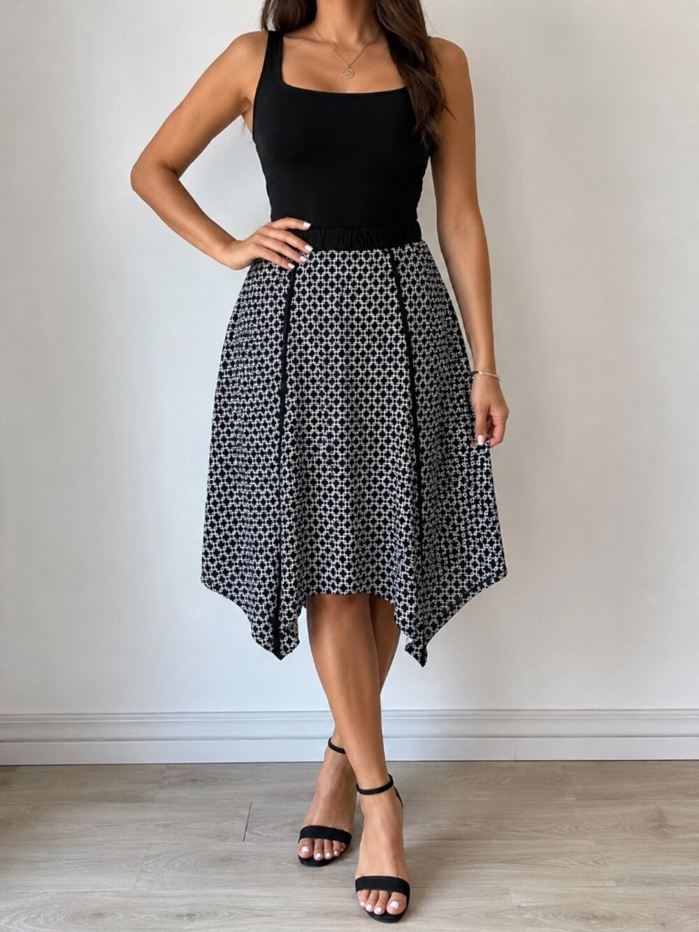 NWT Robert Louis Black White Geometric Handkerchief Hem Skirt XL